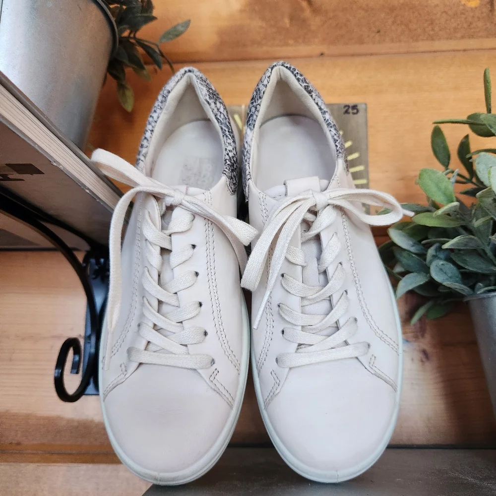 ECCO Soft‎ Bone White Snake Pebbled Leather Comfort Sneakers Walking Shoes Sz 36